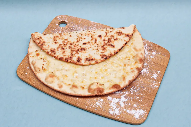 Man'ouche jebné — fromage Akkawi fondant dans une galette libanaise