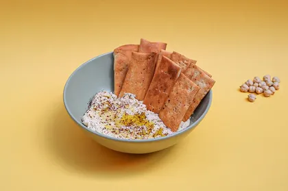 Houmous & Crackers